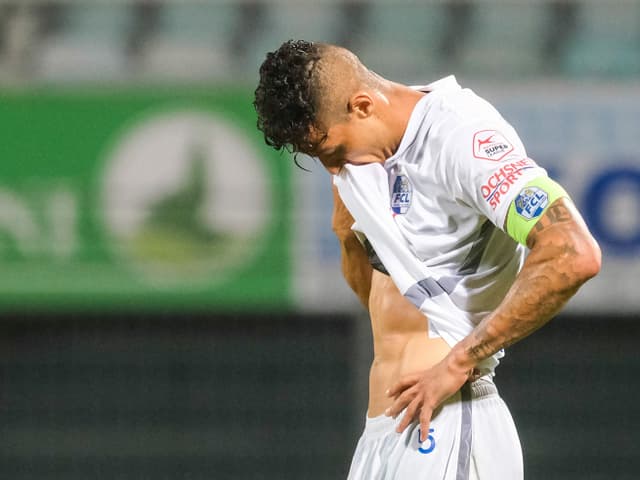 Luzerns Lucas Alves nach den 2 späten Gegentoren im Tessin. Luzerns Lucas Alves nach den 2 späten Gegentoren im Tessin.