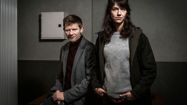 Sarah Spale spielt in der SRF-Serie «Wilder» Kantonspolizistin Rosa Wilder. Sie ermittelt zusammen mit Marcus Signer in der Rolle als Bundeskriminalbeamter Manfred Kägi. Sarah Spale spielt in der SRF-Serie «Wilder» Kantonspolizistin Rosa Wilder. Sie ermittelt zusammen mit Marcus Signer in der Rolle als Bundeskriminalbeamter Manfred Kägi.