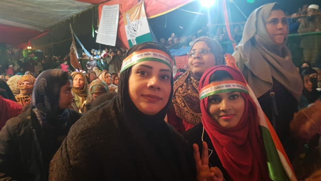 Vor allem sind Frauen im Protest-Zelt. Vor allem sind Frauen im Protest-Zelt.