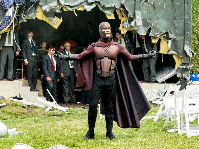 Michael Fassbender als Magneto. Michael Fassbender als Magneto.