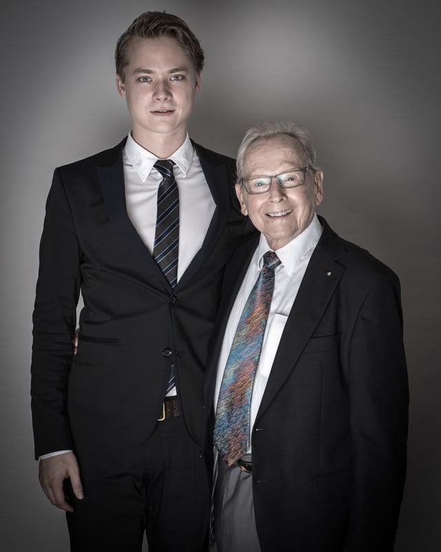 Sven Schelker mit Röbi Rapp, den er im Film «Der Kreis» spielt. Sven Schelker mit Röbi Rapp, den er im Film «Der Kreis» spielt.