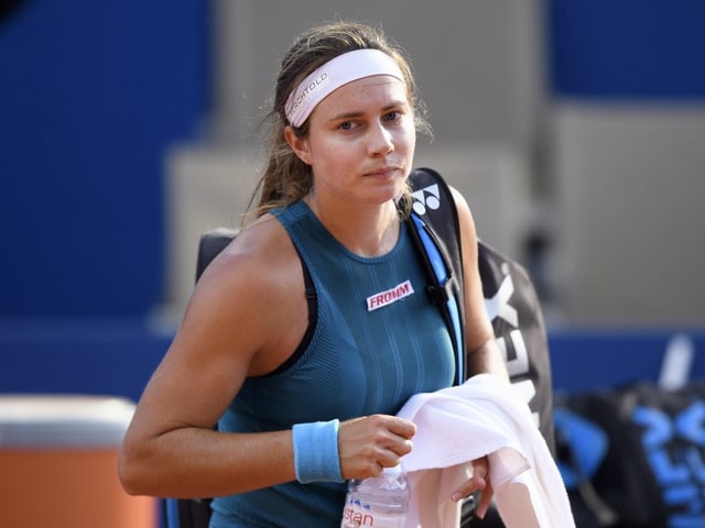 Stefanie Vögele verlor gegen die schlechter klassierte Zoe Hives. Stefanie Vögele verlor gegen die schlechter klassierte Zoe Hives.