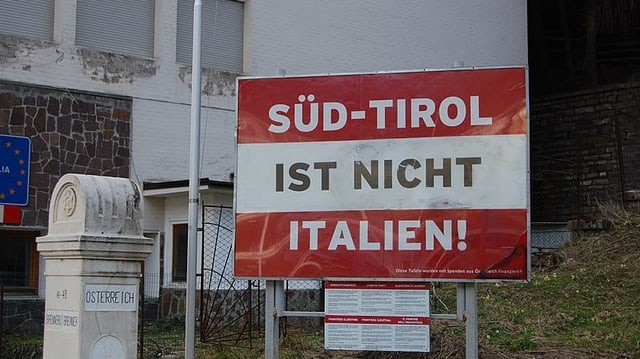 Plakat «Süd-Tirol ist nicht Italien». Plakat «Süd-Tirol ist nicht Italien».