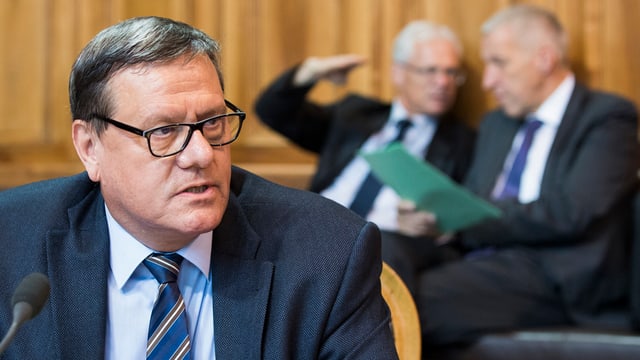 Roland Eberle spricht im Ständeratssaal. Roland Eberle spricht im Ständeratssaal.