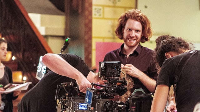 Regisseur David Oesch auf dem Set seines preisgekrönten Kurzfilms «Cru». Regisseur David Oesch auf dem Set seines preisgekrönten Kurzfilms «Cru».