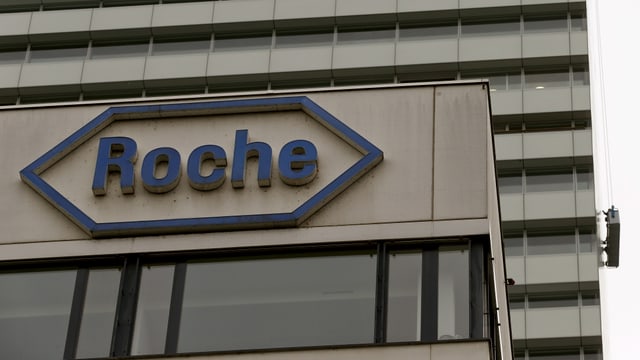 Roche-Firenloga an Gebäude Roche-Firenloga an Gebäude