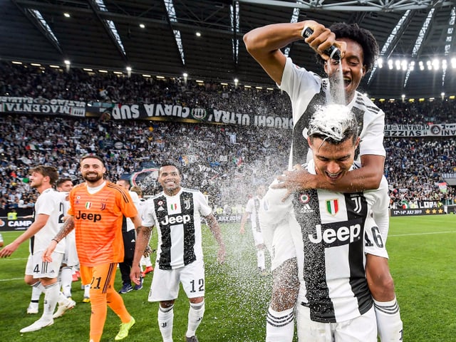 Ronaldos Frisur wird verunstaltet