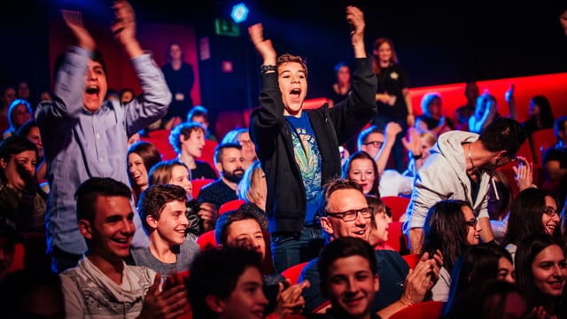 Publikum applaudiert Publikum applaudiert
