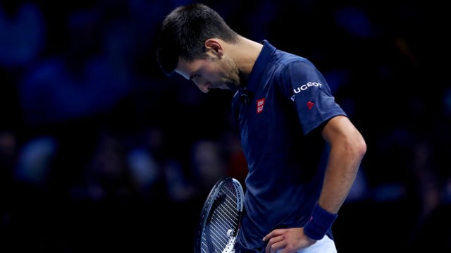 Novak Djokovic zeigt seine Frustration während dem ersten Satz. Novak Djokovic zeigt seine Frustration während dem ersten Satz.