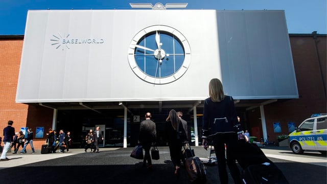 Halle Baselworld von aussen Halle Baselworld von aussen