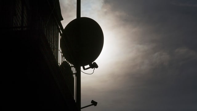 Satellitenschüssel. Satellitenschüssel.