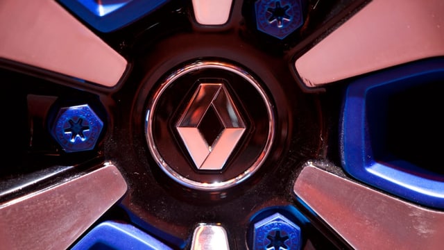 Rad mit Renault-Logo. Rad mit Renault-Logo.