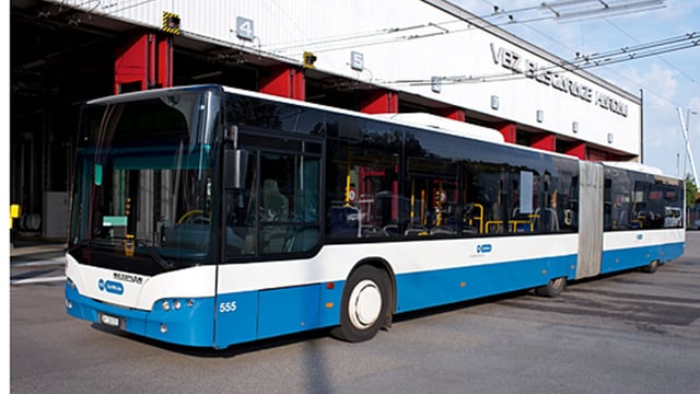 Ein Gelenkbus der Stadtzürcher Verkehrsbetriebe. Ein Gelenkbus der Stadtzürcher Verkehrsbetriebe.