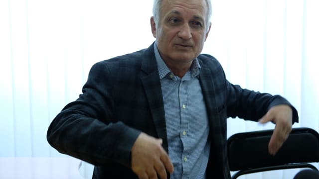 Wolodymyr Tignjan, der ehemalige Physiklehrer von Selenski. Wolodymyr Tignjan, der ehemalige Physiklehrer von Selenski.