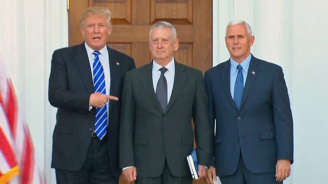 Gruppenbild mit Donald Trump, James Mattis und Mice Pence. Gruppenbild mit Donald Trump, James Mattis und Mice Pence.