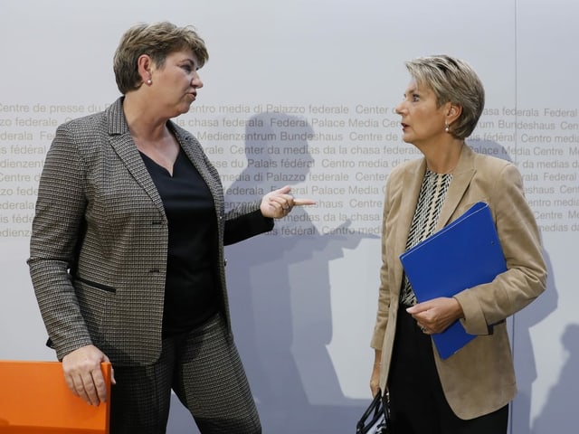 Viola Amherd (links) und Karin Keller-Sutter. Viola Amherd (links) und Karin Keller-Sutter.
