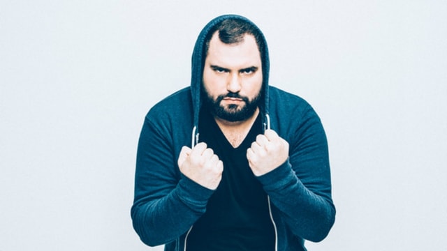 Luca Bruno arbeitet seit 10 Jahren als Stimmenzähler in der Stadt Basel. Luca Bruno arbeitet seit 10 Jahren als Stimmenzähler in der Stadt Basel.