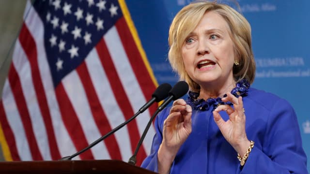Clinton an Rednerpult Clinton an Rednerpult