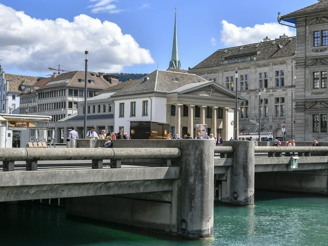 Blick auf die heute Gemüsebrücke aus Beton. Blick auf die heute Gemüsebrücke aus Beton.