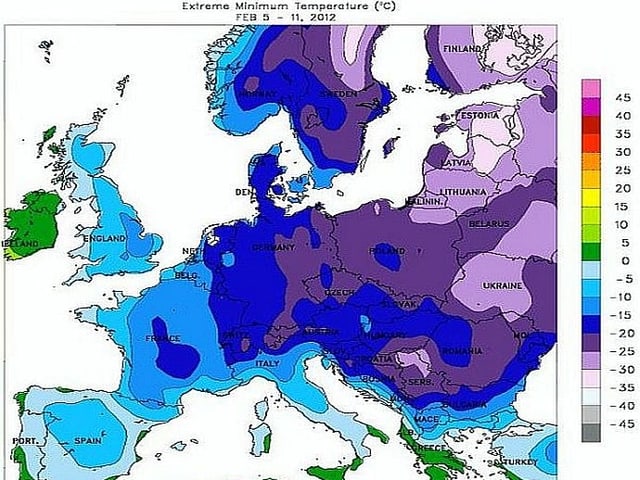 In farbigen Flächen sind auf der Europakarte die Kältegebiet im Februar 2012 dargestellt. In farbigen Flächen sind auf der Europakarte die Kältegebiet im Februar 2012 dargestellt.