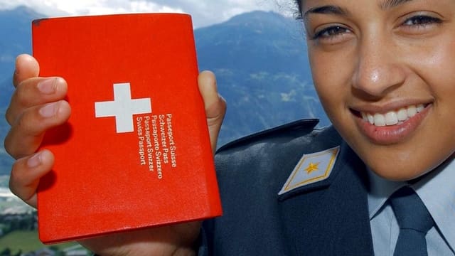 Pass und Soldatin Pass und Soldatin