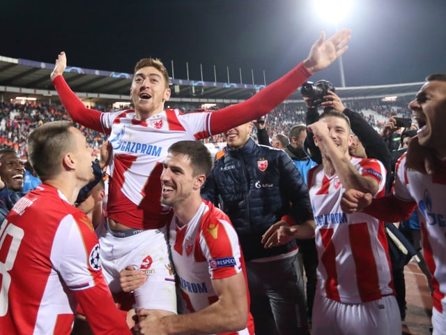 Die Spieler von Roter Stern Belgrad feiern den 2:0-Coup gegen Liverpool in der Champions-League-Gruppenphase der vergangenen Kampagne. Die Spieler von Roter Stern Belgrad feiern den 2:0-Coup gegen Liverpool in der Champions-League-Gruppenphase der vergangenen Kampagne.