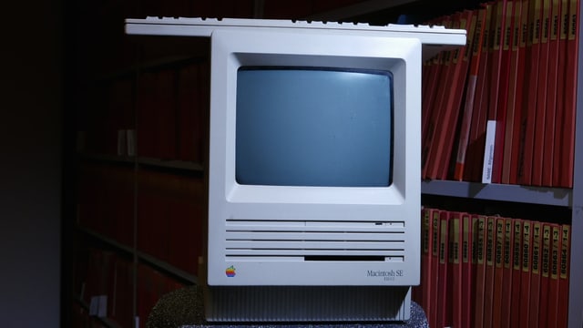Der alte Macintosh SE - der Brotkasten. Der alte Macintosh SE - der Brotkasten.