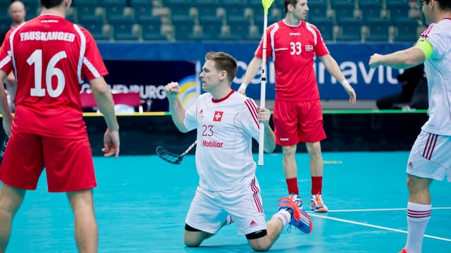 Philipp Fankhauser erzielt das 1:0. Philipp Fankhauser erzielt das 1:0.