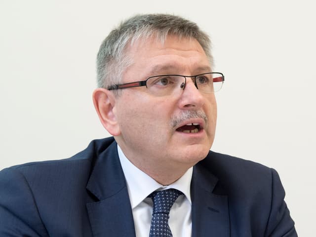 Charles Juillard Finanzdirektor des Kt. Jura Charles Juillard Finanzdirektor des Kt. Jura