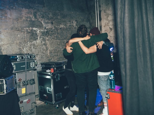 Eingrooven vor dem Gig: Marius Bear und seine Band.