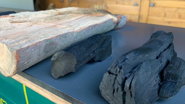 Holz und Kohle Holz und Kohle