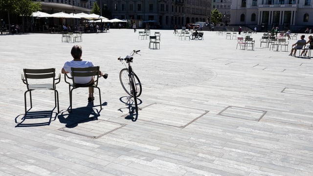 Der Zürcher Sechseläutenplatz Der Zürcher Sechseläutenplatz
