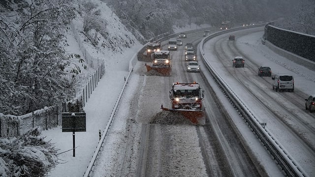 Räumungsfahrzeuge. Räumungsfahrzeuge.