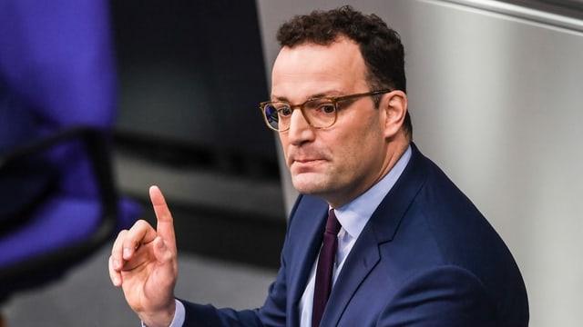 Mann in Anzug. Mann in Anzug.