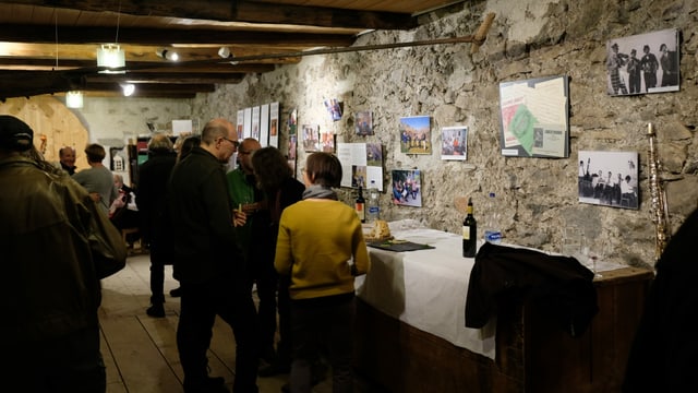ina exposiziun ina exposiziun
