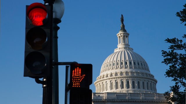 Rote Ampel vor dem U.S.Capitol in Washington Rote Ampel vor dem U.S.Capitol in Washington