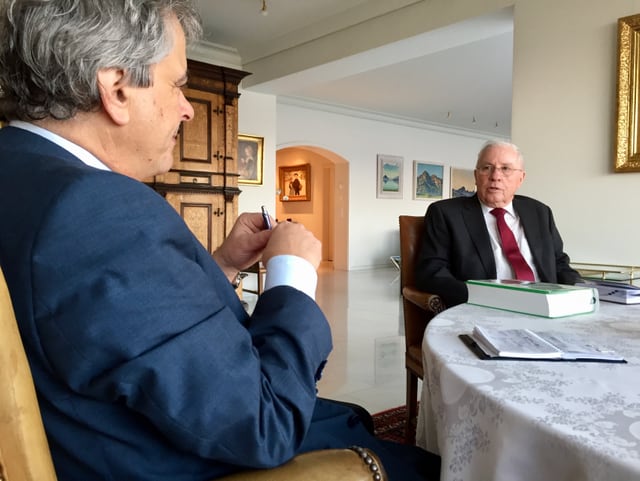 Ackeret und Blocher während der Sendung. Ackeret und Blocher während der Sendung.