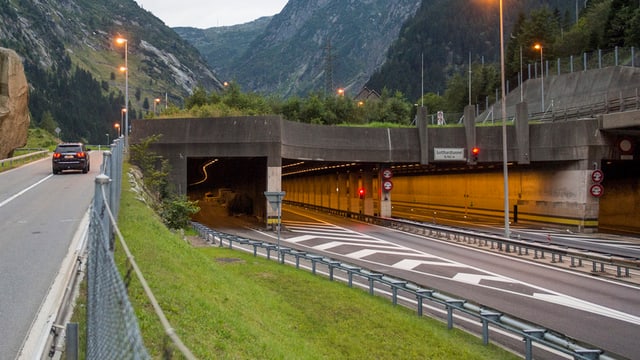 Gotthard-Strassentunnel Nordportal. Gotthard-Strassentunnel Nordportal.