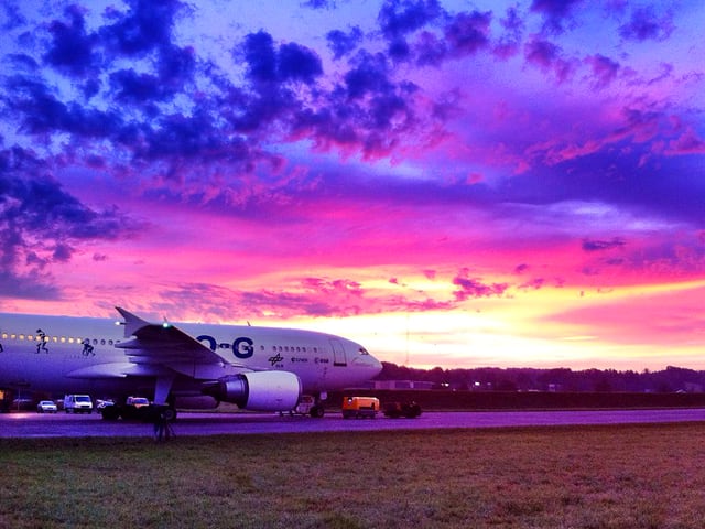 Airbus A310 auf Flughafenpiste