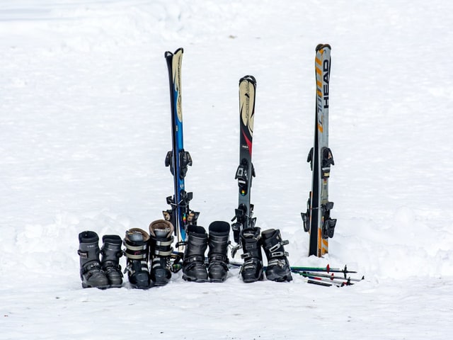 Skiausrüstung