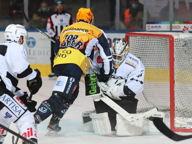 Schlegel stoppt am Freitag auch alle Ambri-Versuche. Schlegel stoppt am Freitag auch alle Ambri-Versuche.