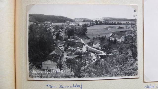 Alte Postkarte zeigt ein Dorf. Alte Postkarte zeigt ein Dorf.