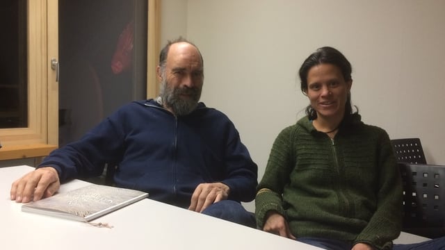 Schriftsteller Göri Klainguti und seine Tochter Sidonia Klainguti sind zuständig für die Redaktion des «Chalender Ladin». Schriftsteller Göri Klainguti und seine Tochter Sidonia Klainguti sind zuständig für die Redaktion des «Chalender Ladin».