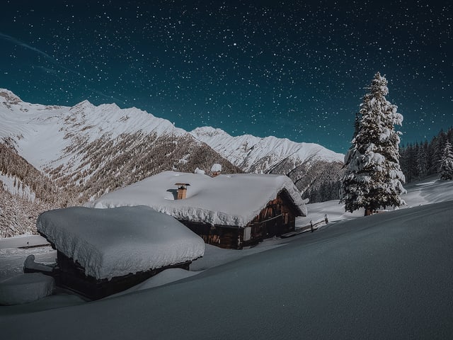 Hütte im Winter Hütte im Winter