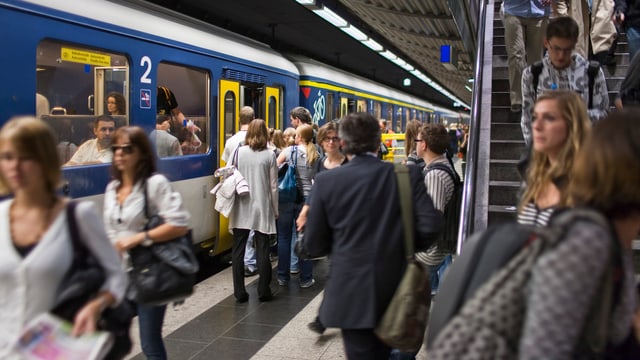 Unterirdischer Bahnhof. Unterirdischer Bahnhof.