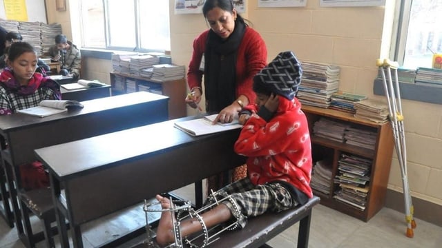 Damit die Kinder nichts verpassen: Spitalschule in Nepal Damit die Kinder nichts verpassen: Spitalschule in Nepal