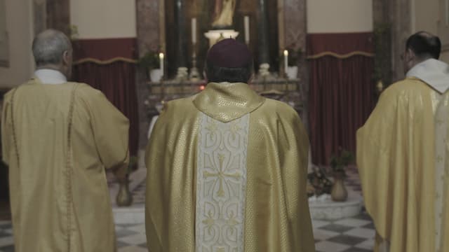 Hinter dem Altar Hinter dem Altar
