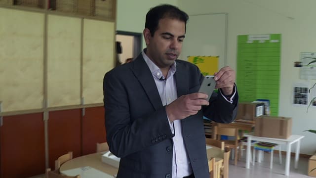 Rahul Budhwar bekam ein Stellenangebot in der Nähe von Zürich. Rahul Budhwar bekam ein Stellenangebot in der Nähe von Zürich.