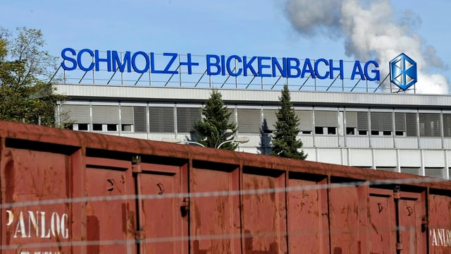 Blick auf das Firmengebäude von Schmolz und Bickenbach in Emmen. Blick auf das Firmengebäude von Schmolz und Bickenbach in Emmen.
