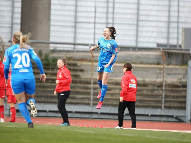 Nati-Spielerin Géraldine Reuteler jubelt.